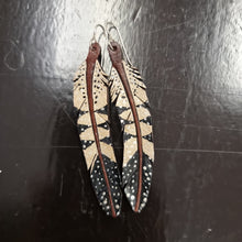 Load image into Gallery viewer, Feather earrings
