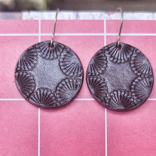 Load image into Gallery viewer, Little leather disc earrings
